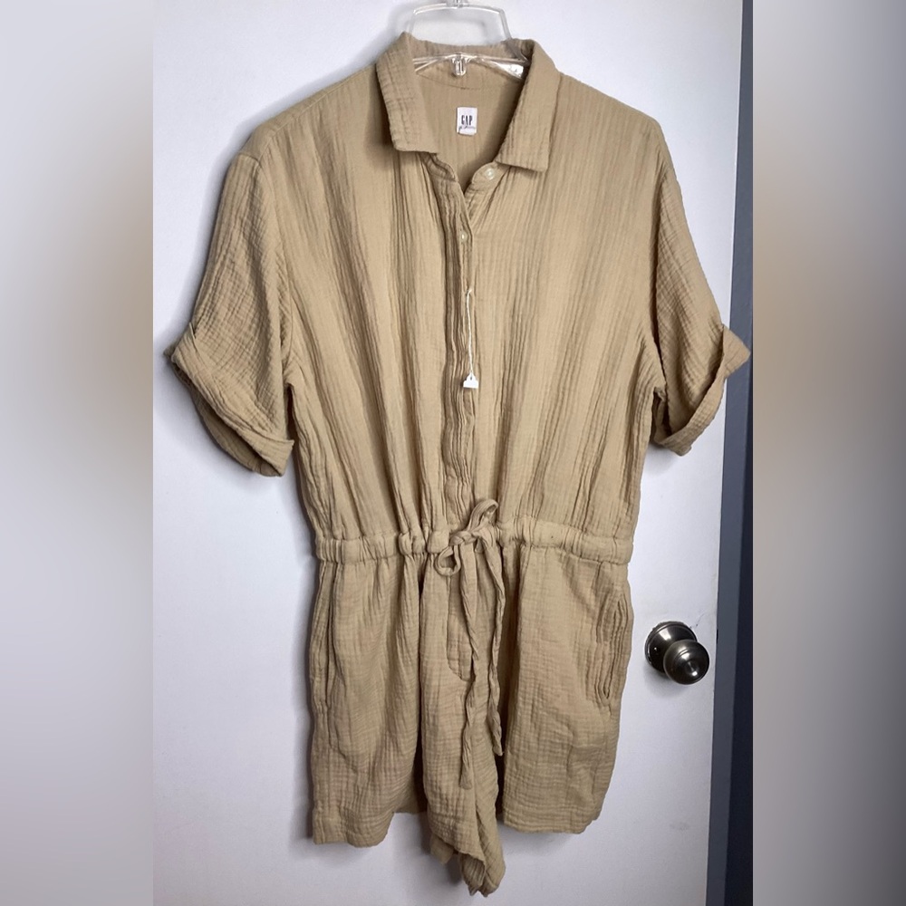 GAP 100% Cotton Crinkle Gauze Tan Button-Down Jumpsuit Large Petite